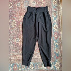 Old Navy Medium Black High-Waisted Joggers Go Dry